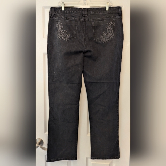 Gloria Vanderbilt black high rise streigh leg Embroidered Regal Jeans size 16 - Picture 4 of 8
